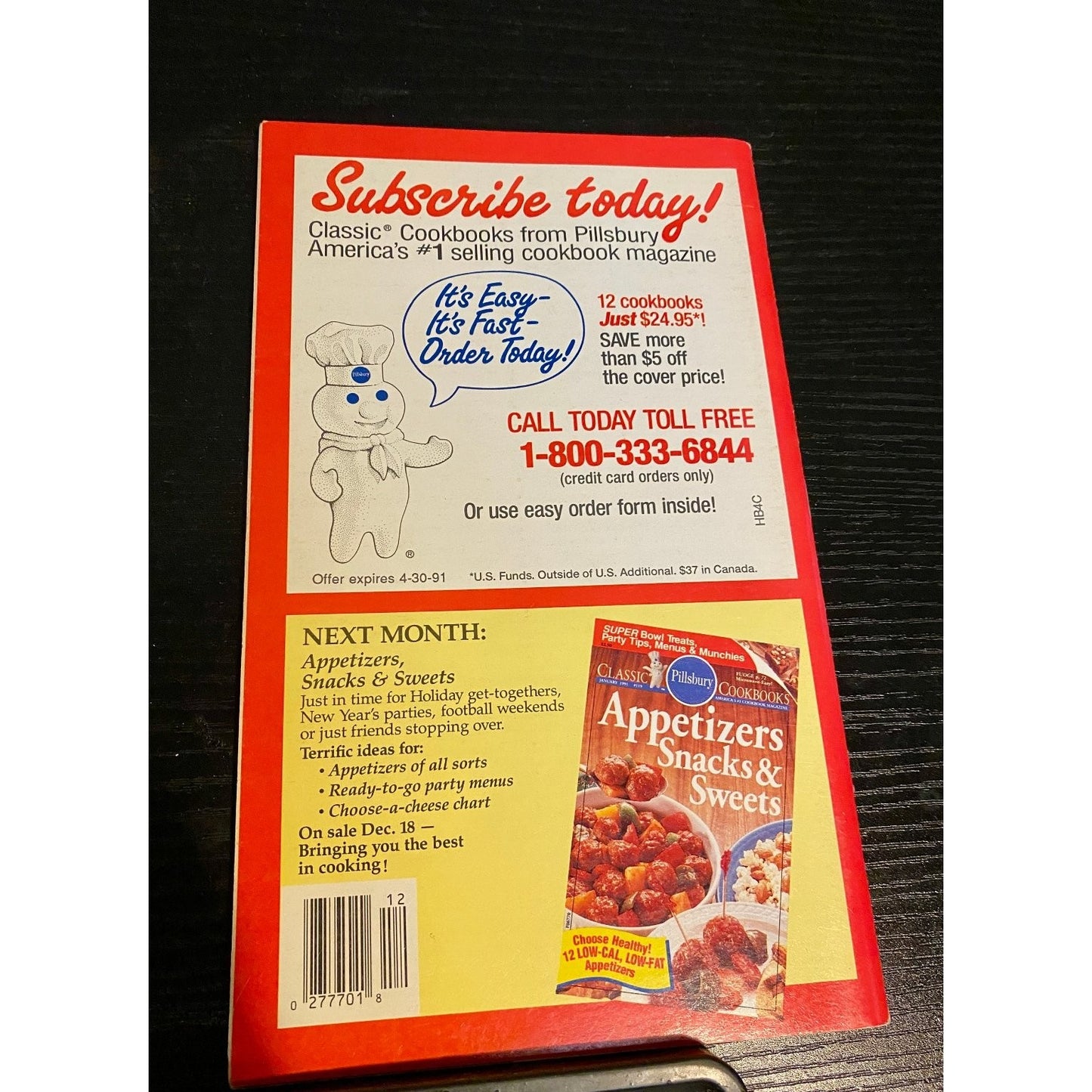 Pillsbury Classic Cookbook Booklet 1990 Family Treats Recipes - Holiday Classic