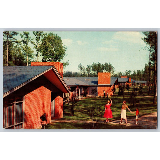 Williamsburg VA Virginia Motor House Motel Chrome Postcard Unused