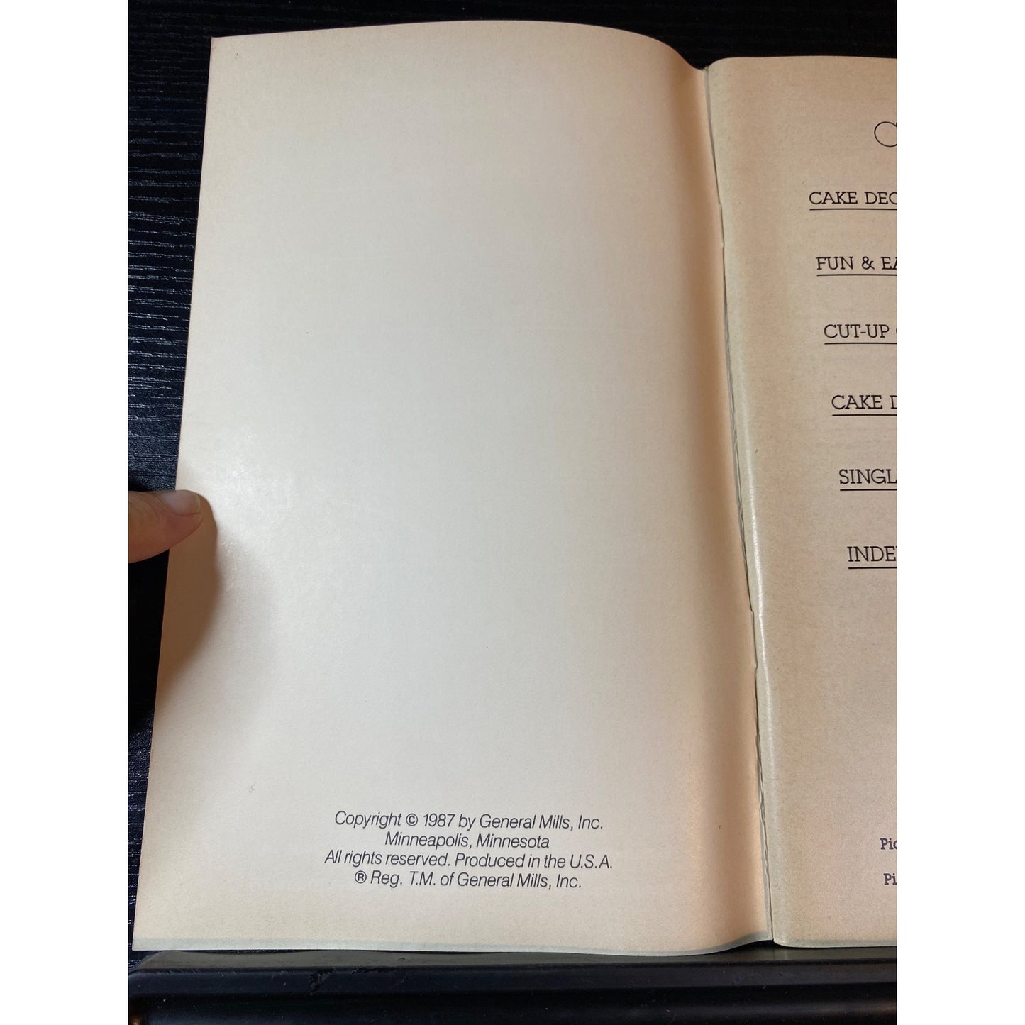 Betty Crocker Creative Cakes Recipe Cookbook 1987 Edition