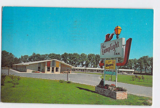 Postcard IA Iowa Muscatine Lamplight Inn Motel Chrome Used