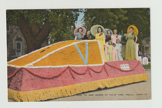 Postcard IA Iowa Pella Tulip Time Parade Float Beauty Queen Linen Unused