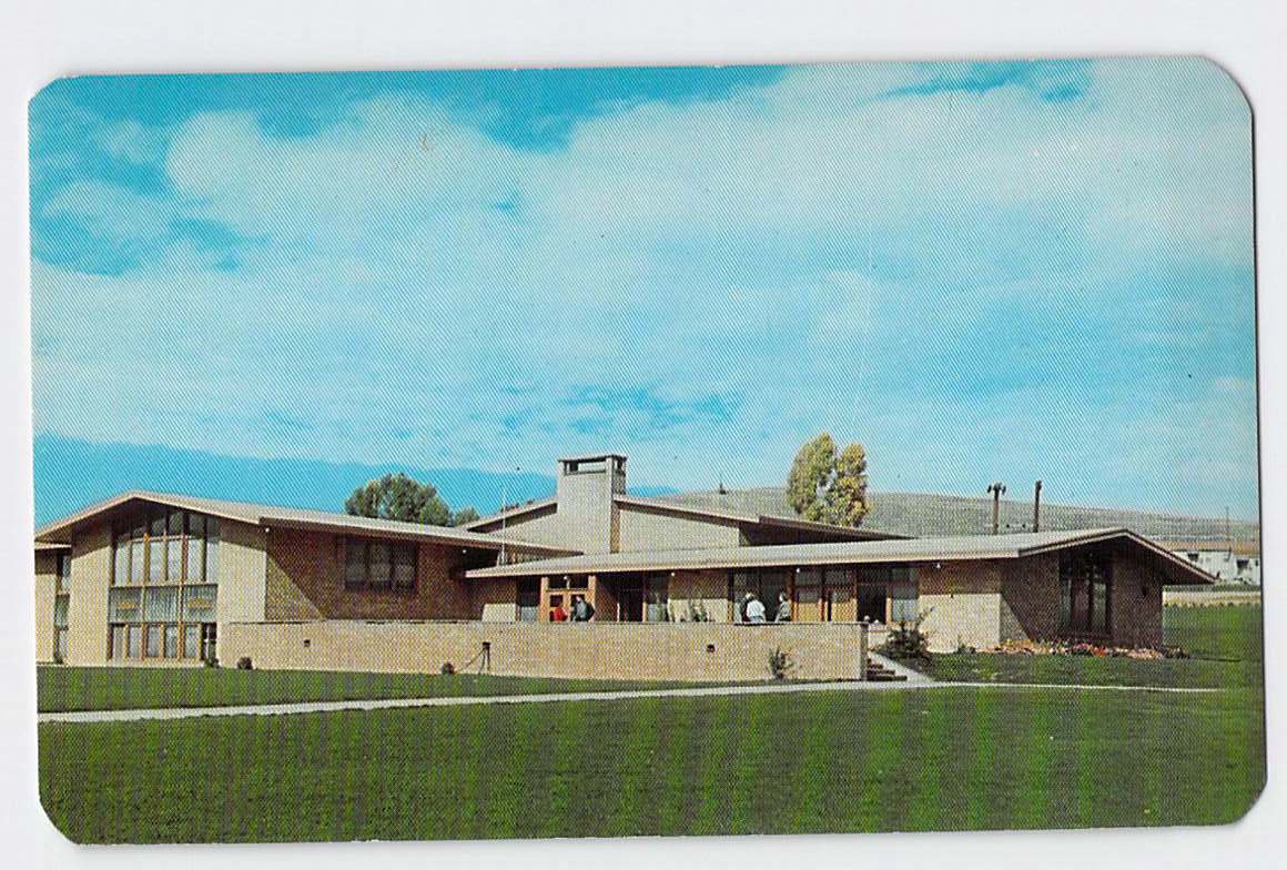 Postcard CO Colorado Gunnison Western State College Student Union Chrom Unused