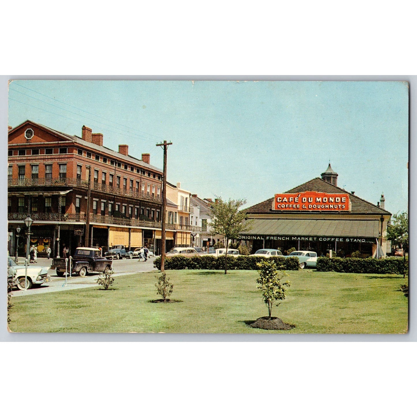 New Orleans LA Louisiana Cafe Du Monde Jackson Square Chrome Postcard Unused