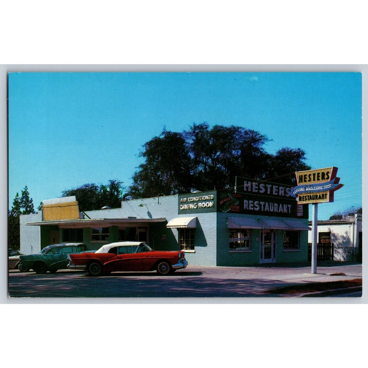 Leesburg FL Florida Hester's Restaurant Old Cars 1950s Chrome Postcard Unused