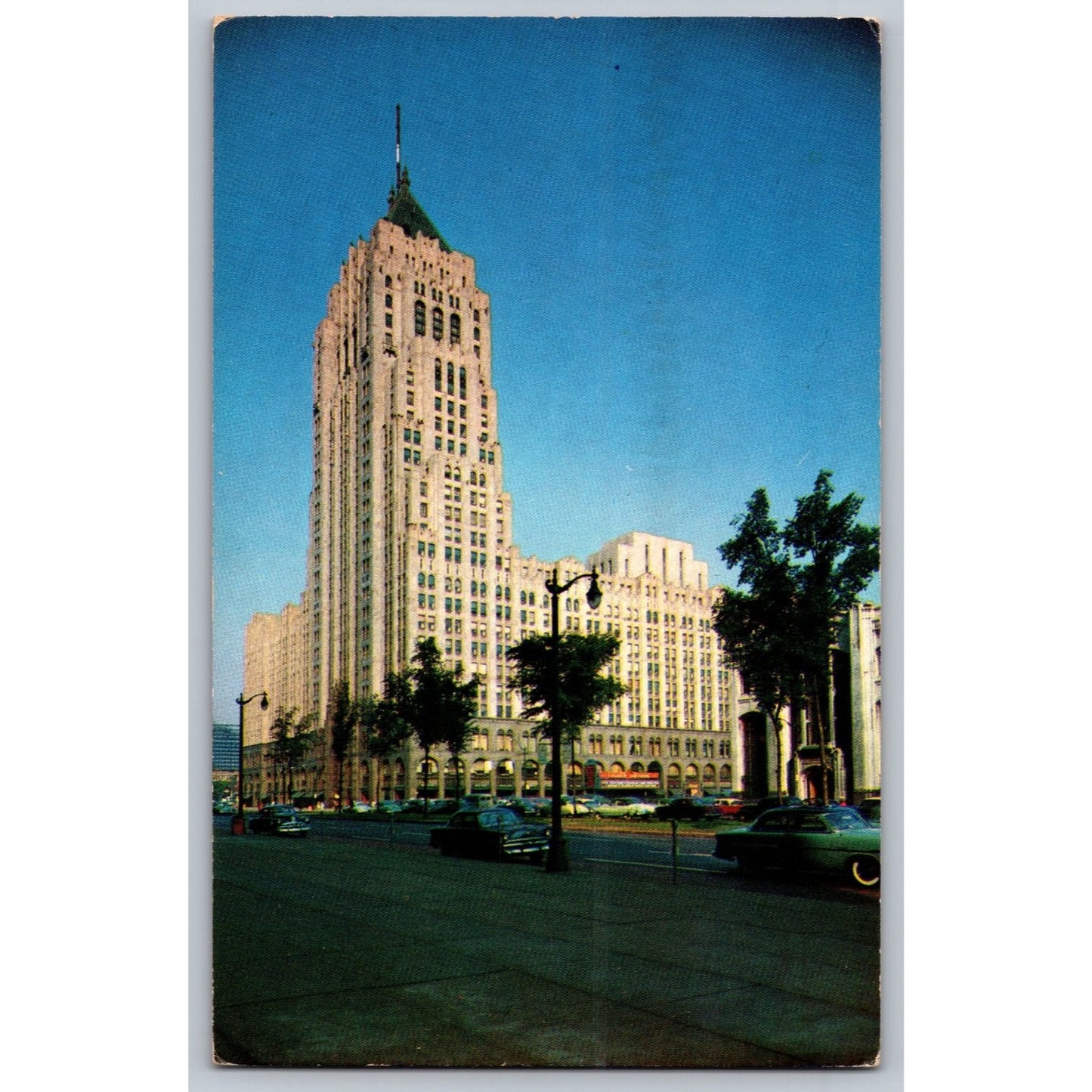 Detroit MI Michigan The Fisher Building 1950s Chrome Postcard Freeman Studios