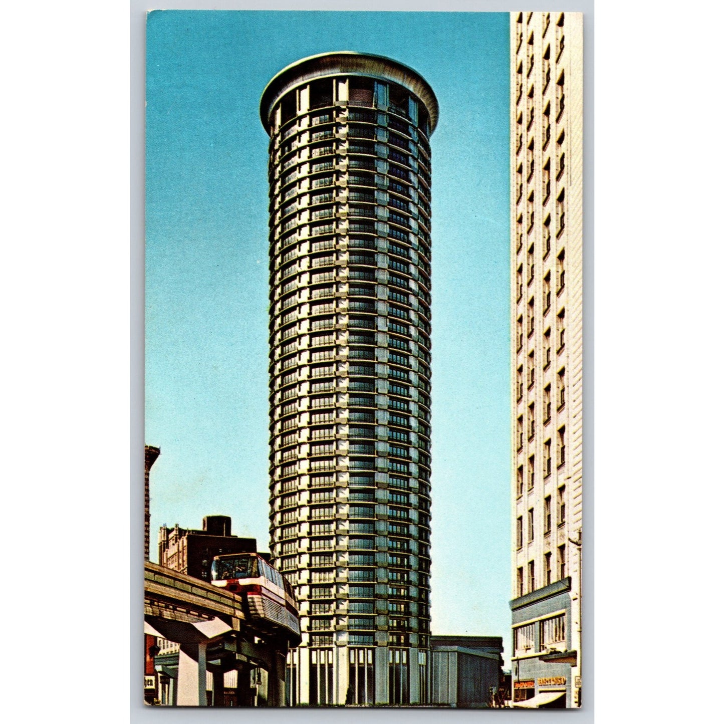 Seattle WA Washington Plaza Hotel 40 Story Chrome Postcard Unused Plasticrome