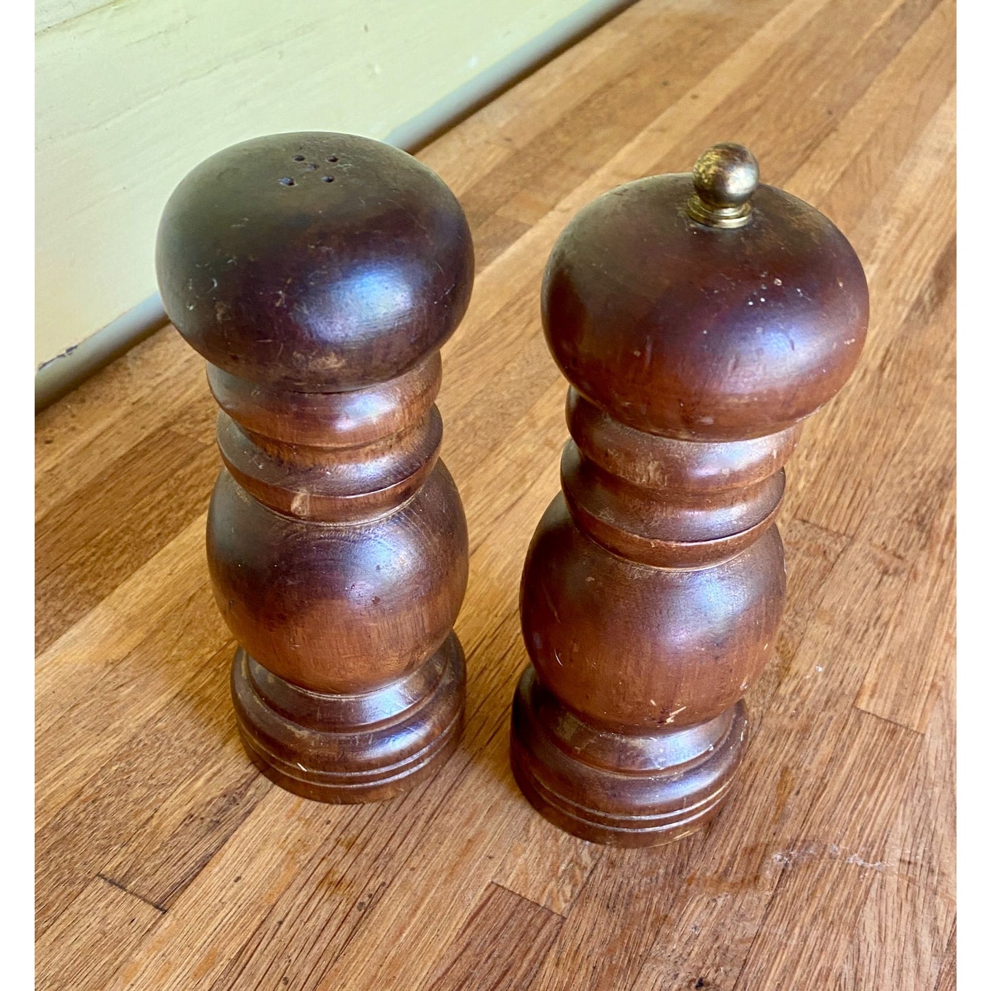 Vintage Wooden Salt & Pepper Grinder Set Rustic Finish 6 Inches Tall