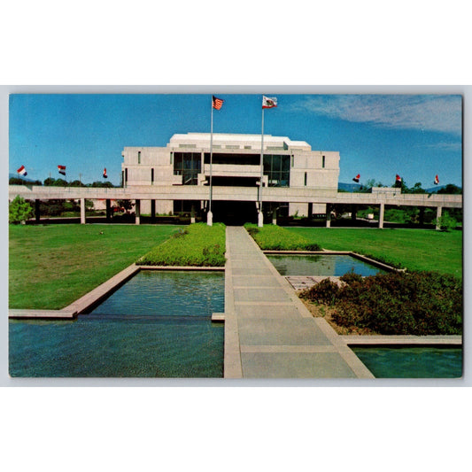 Redding CA California Auditorium Convention Center Chrome Postcard Unused
