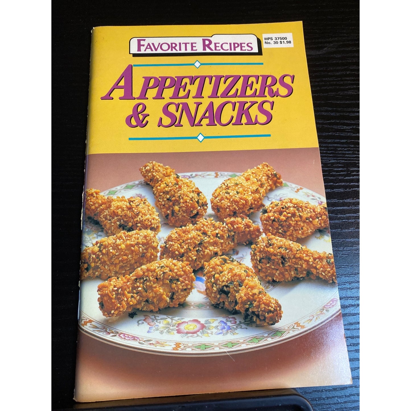 Favorite Recipes Appetizers & Snacks Cookbook 1987 Softcover Booklet Vintage
