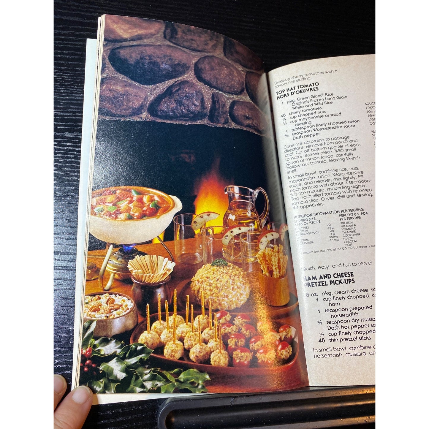 Pillsbury Classic Cookbook Booklet 1982 Appetizers Snacks & Beverages Recipes