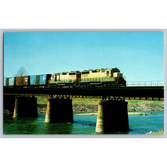 Allentown PA Pennsylvania Reading Railway System GP-35 Freight Train 1976 Postcard