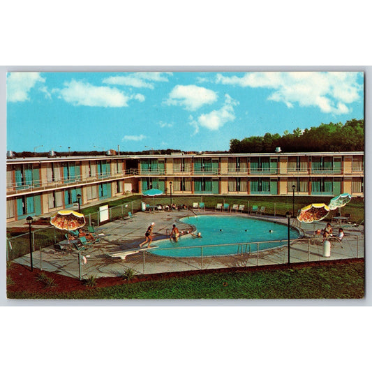Wilmington DE Delaware Holiday Inn Swimming Pool Patio Chrome Postcard Unused