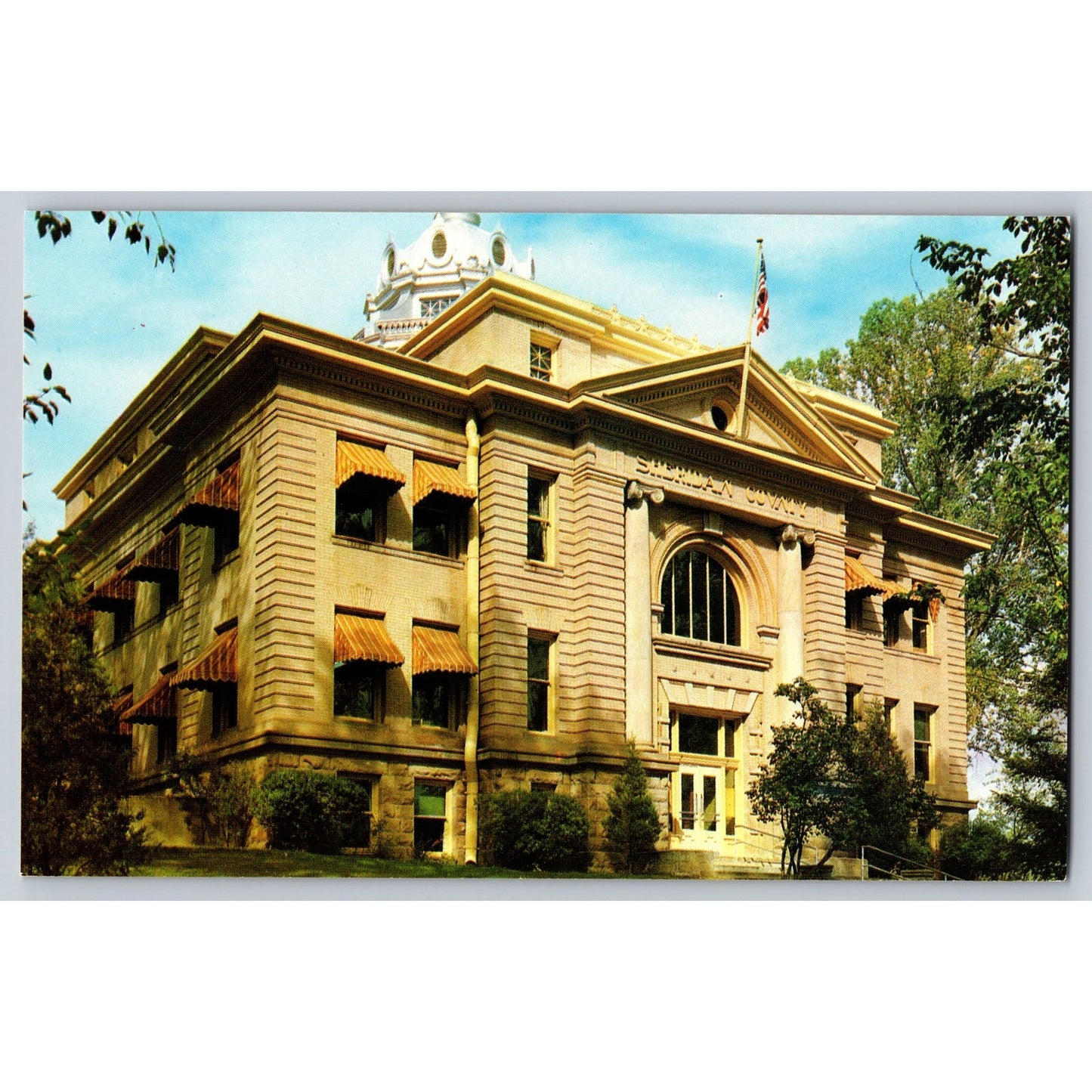 Sheridan WY Wyoming County Court House Chrome Postcard Unused Noble