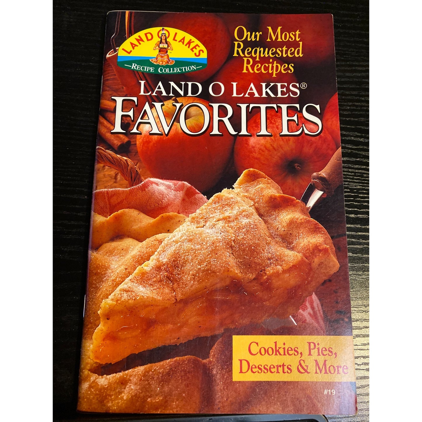 Cookbook Booklet Land O Lakes Favorites Recipes #19 Cookies Pies Desserts & More