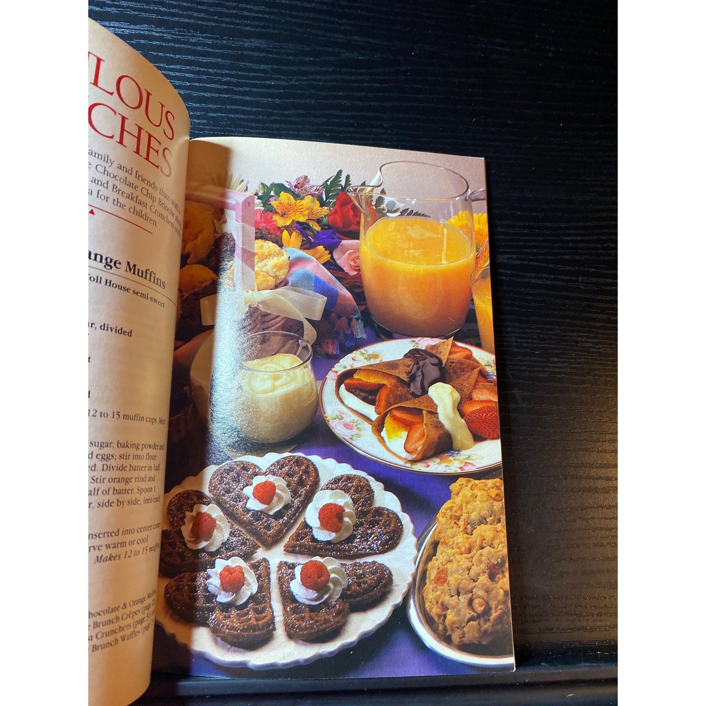 Nestlé Entertaining Toll House Cookbook Booklet 1991 Chocolate Desserts Snacks