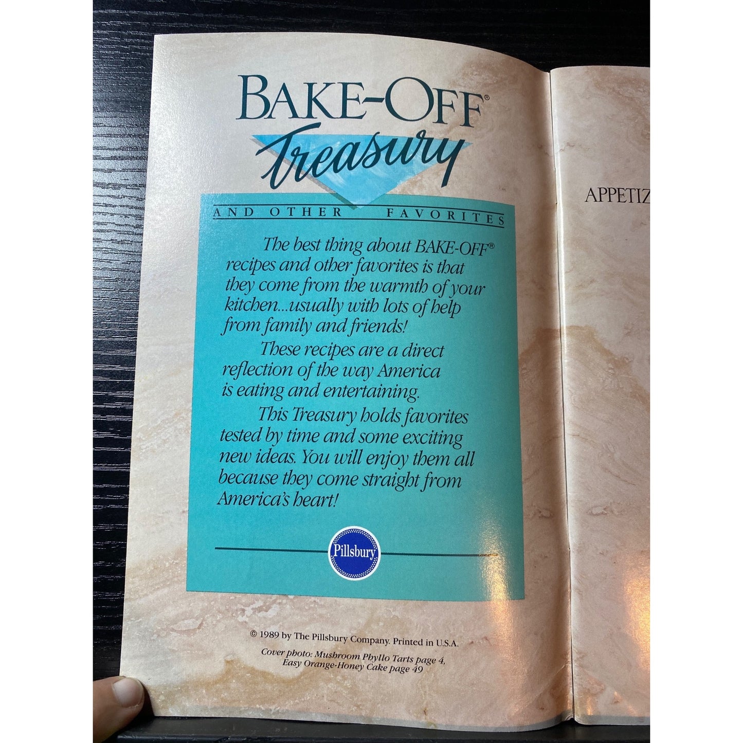 Pillsbury Bake-Off Treasury Cookbook Booklet 1989 Appetizers Breads Entrees Desserts