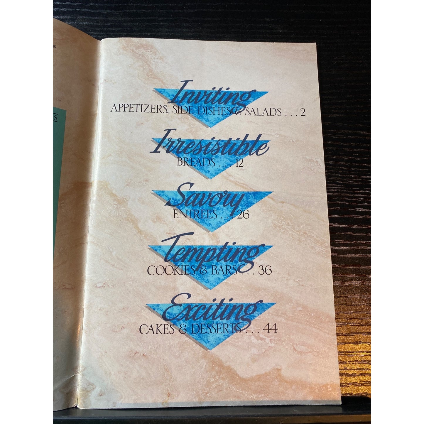 Pillsbury Bake-Off Treasury Cookbook Booklet 1989 Appetizers Breads Entrees Desserts