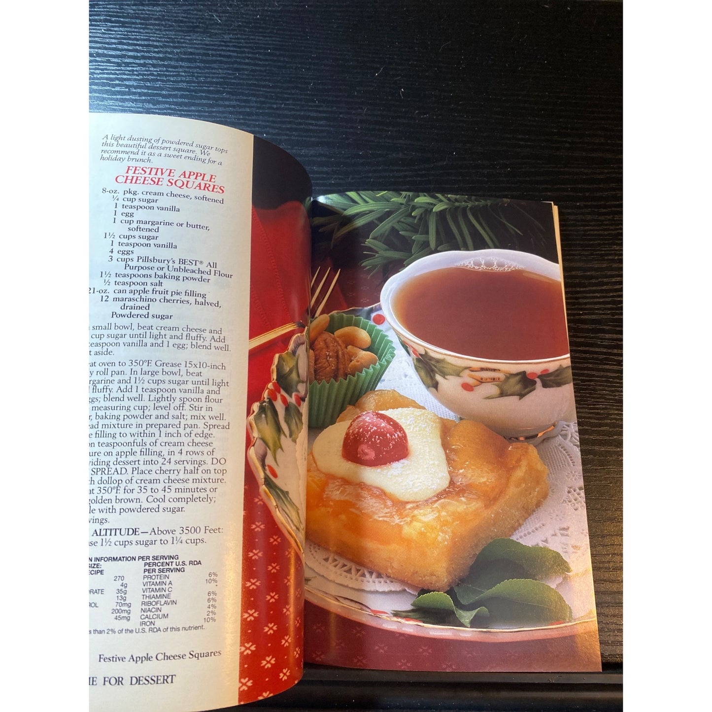 Pillsbury Classic Holiday Cookbook VII 109 Recipes Meals Cookies Sweets & Gifts