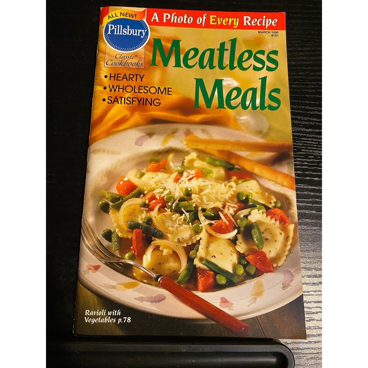 Pillsbury Classic Cookbook Booklet Meatless Meals 1996 March Edition Recipes