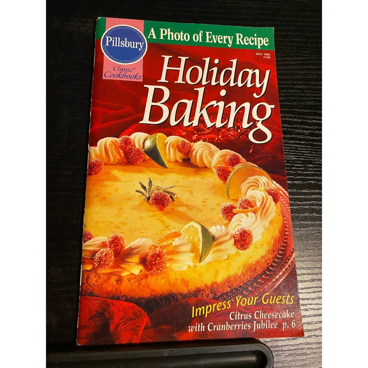 Pillsbury Classic Cookbook Booklet Nov 1996 Holiday Baking Recipes