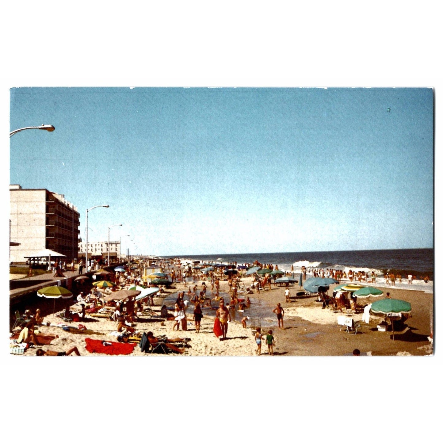 Rehoboth Beach DE Delaware People on Beach Scene Chrome Postcard Unused