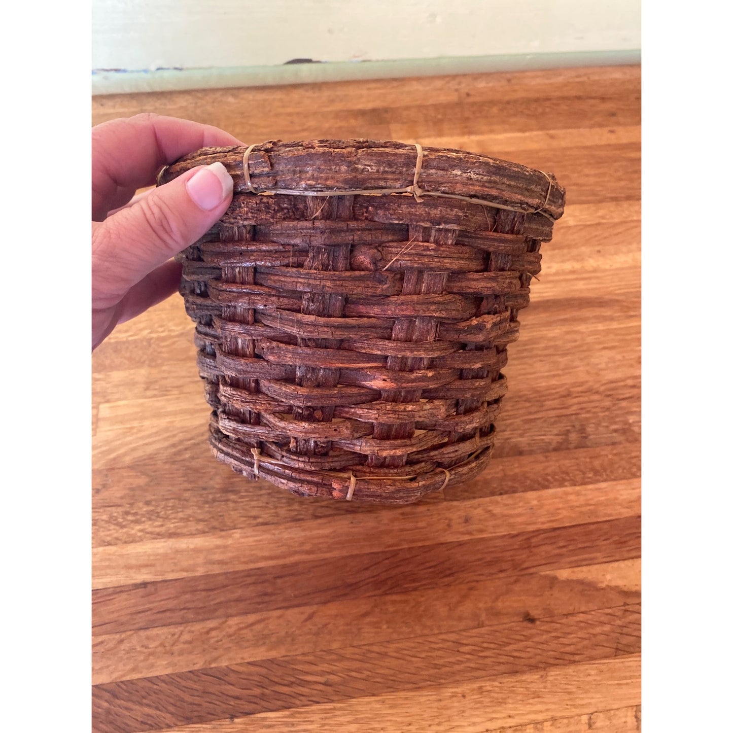 Vintage Handwoven Grape Vine Basket With Wooden Base Cover Pot 5 1/4" X 7 1/4"