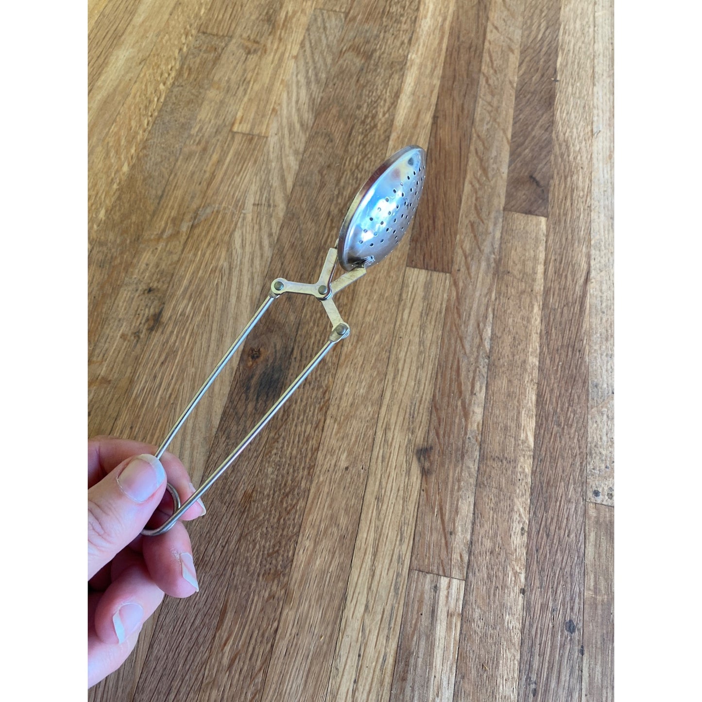 Vintage Stainless Steel Tea Infuser With Hinged Clamp Design Oval Shaped For Loose Leaf Tea
