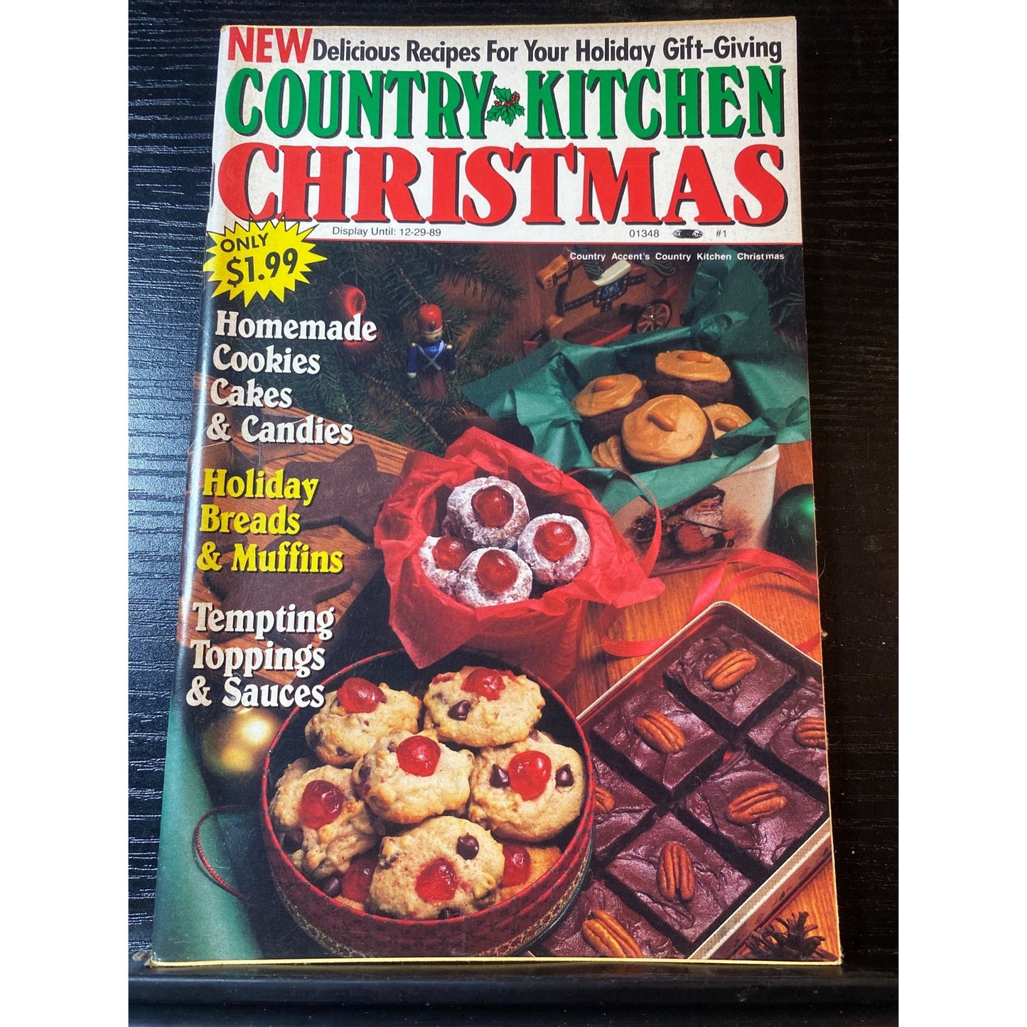 Country Kitchen Christmas Holiday Cookbook Booklet 1989 Cookies Cakes & Gifts