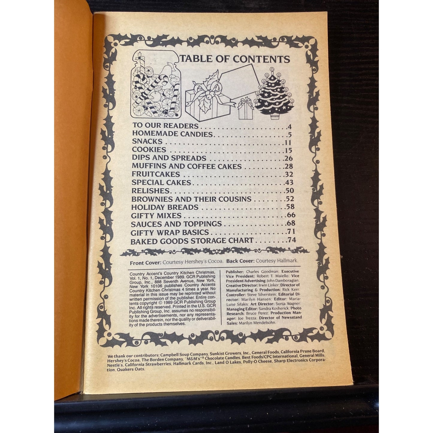 Country Kitchen Christmas Holiday Cookbook Booklet 1989 Cookies Cakes & Gifts