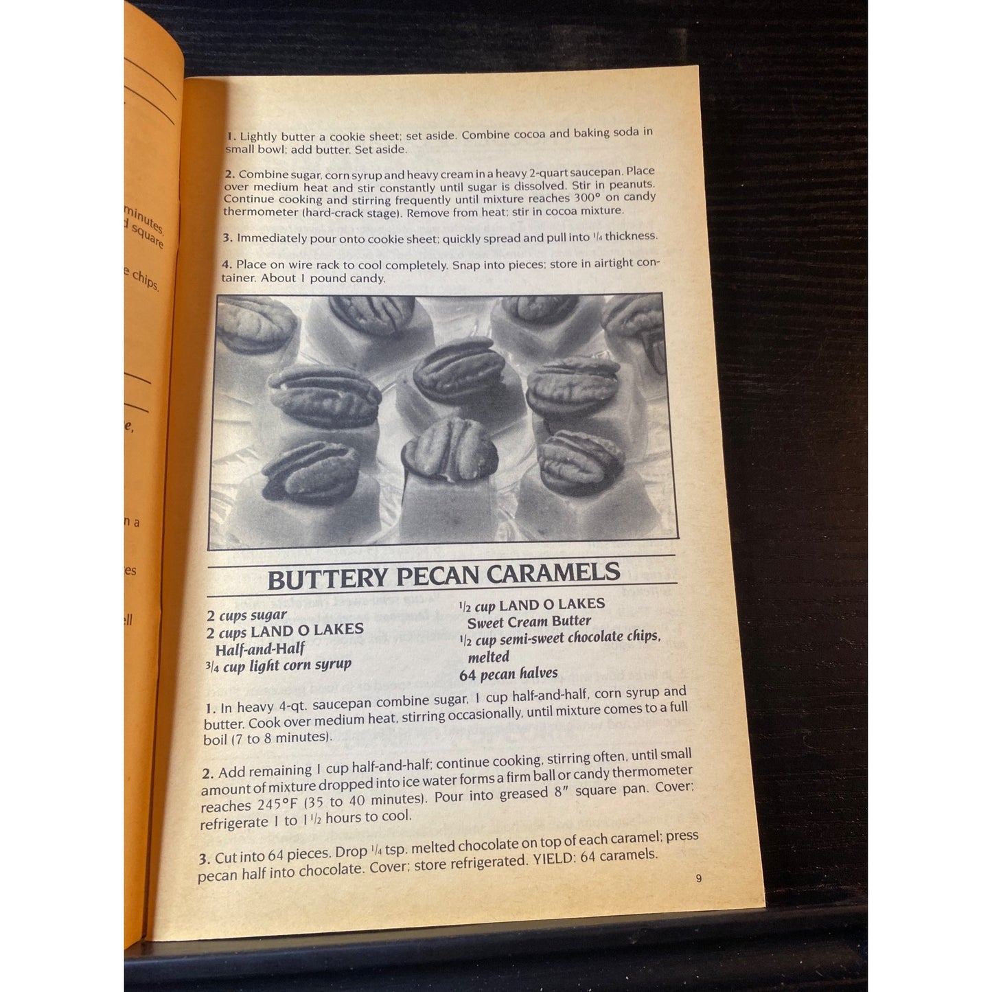Country Kitchen Christmas Holiday Cookbook Booklet 1989 Cookies Cakes & Gifts