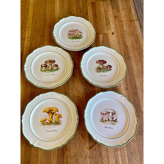 Mushroom-Themed Ceramic Plates With Scalloped Edges & Green Trim Faiencerie de Saint Amand France Set of 5