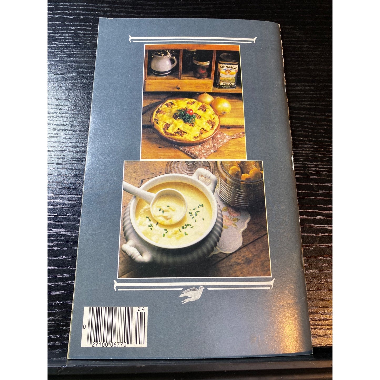 Pillsbury Classic Hearty Main Dishes Cookbook 1982 Save Time Save Money Recipes