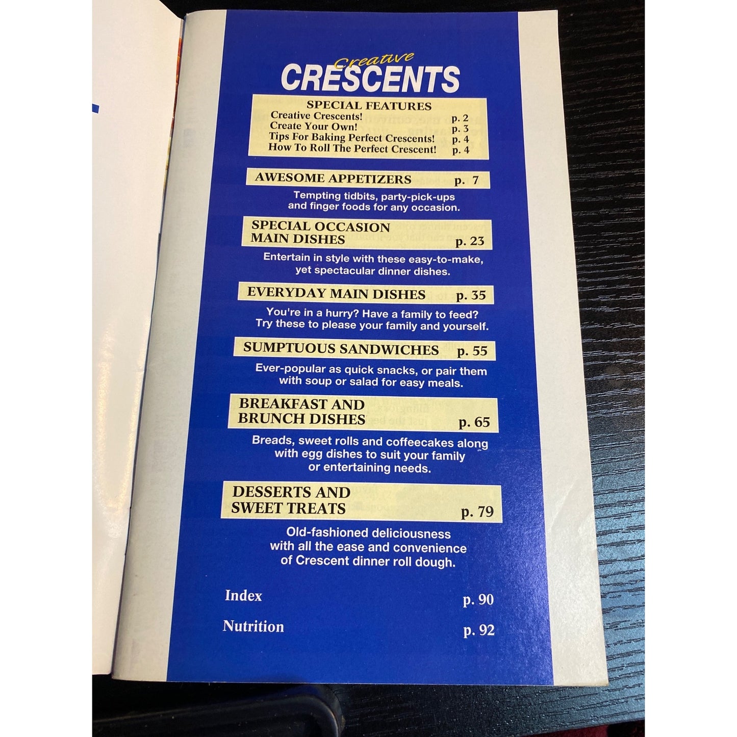 Pillsbury Creative Crescents Recipe Booket 1995 Appetizers Main Dishes Desserts