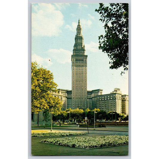 Cleveland OH Ohio Terminal Tower Chrome Postcard Plastichrome Colourpicture