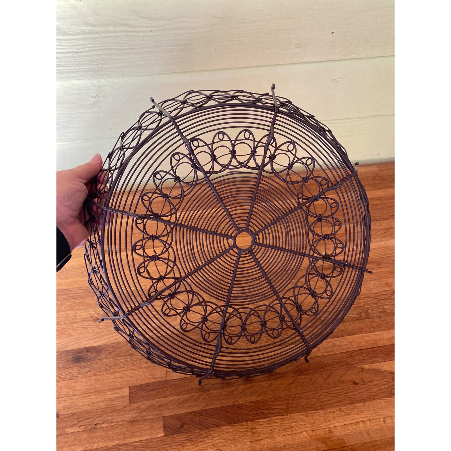 Cooling Rack Black Wire Decorative Round Basket With Intricate Loop Design 15" Diameter Ideal For Tabletop Centerpieces Or Storage