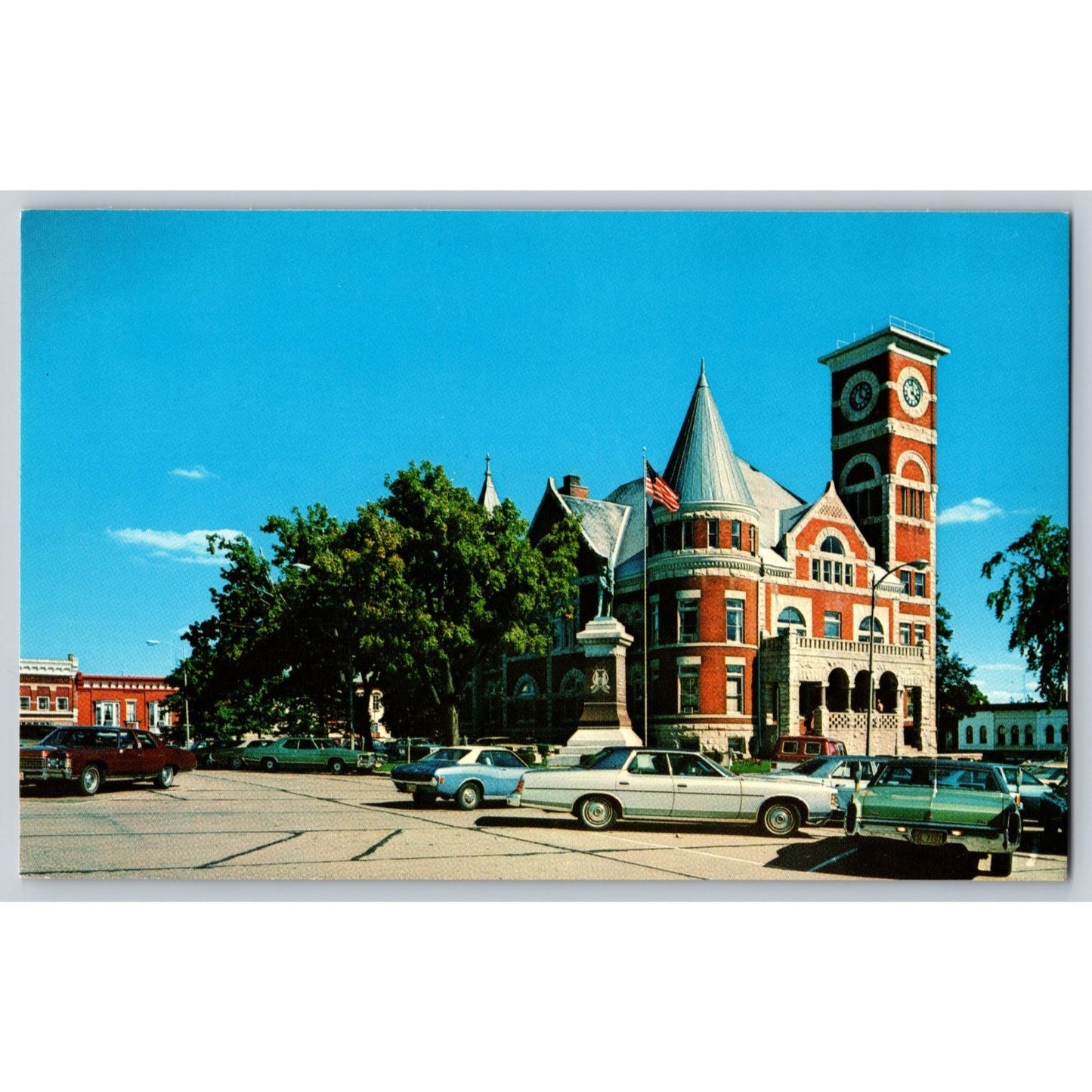 Monroe WI Wisconsin Green County Courthouse Old Cars Chrome Postcard Unused