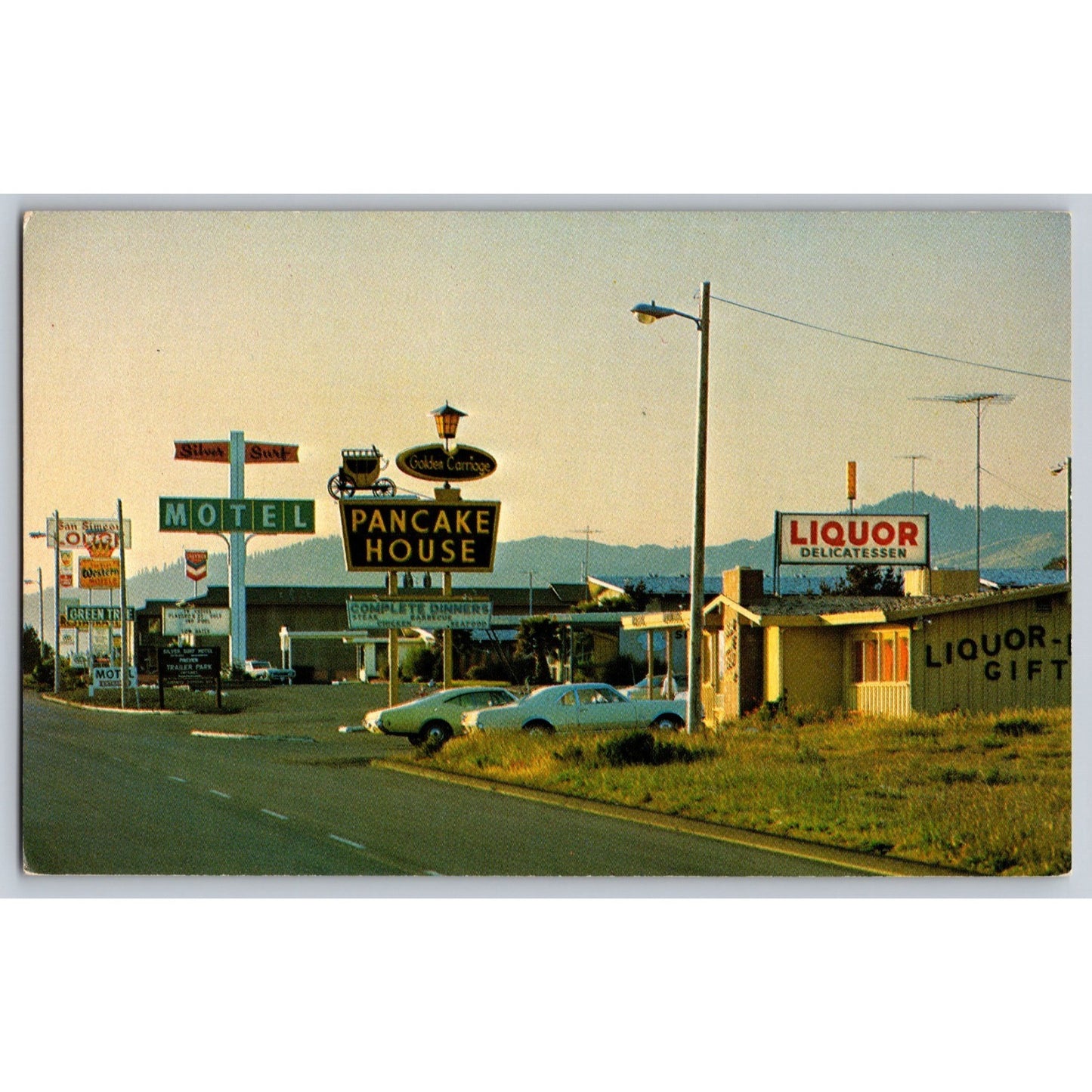 San Simeon CA California Acres Motel Old Cars Chrome Postcard Unused