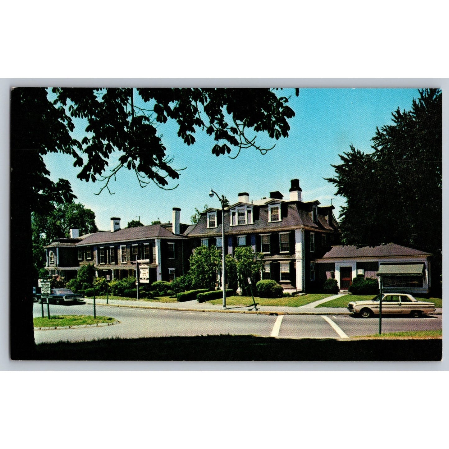 Concord MA Massachusetts Colonial Inn 1960s Chrome Postcard Unused