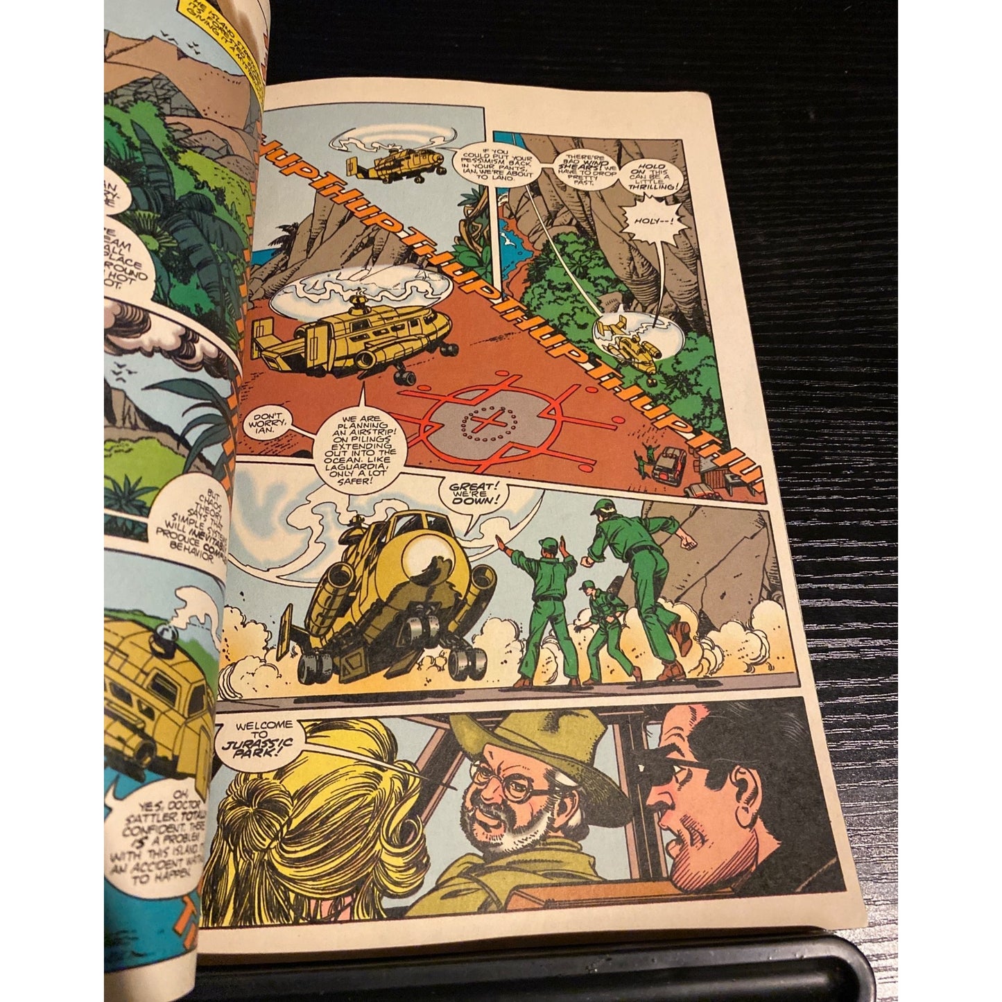 Jurassic Park Comic Book #1 Collectors Edition With 3 Topps Cards & Zorro #1 By Topps Comics