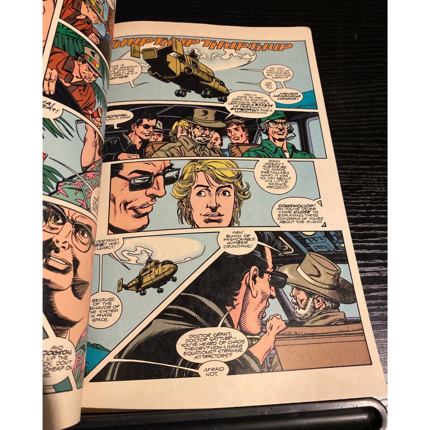Jurassic Park Comic Book #1 Collectors Edition With 3 Topps Cards & Zorro #1 By Topps Comics