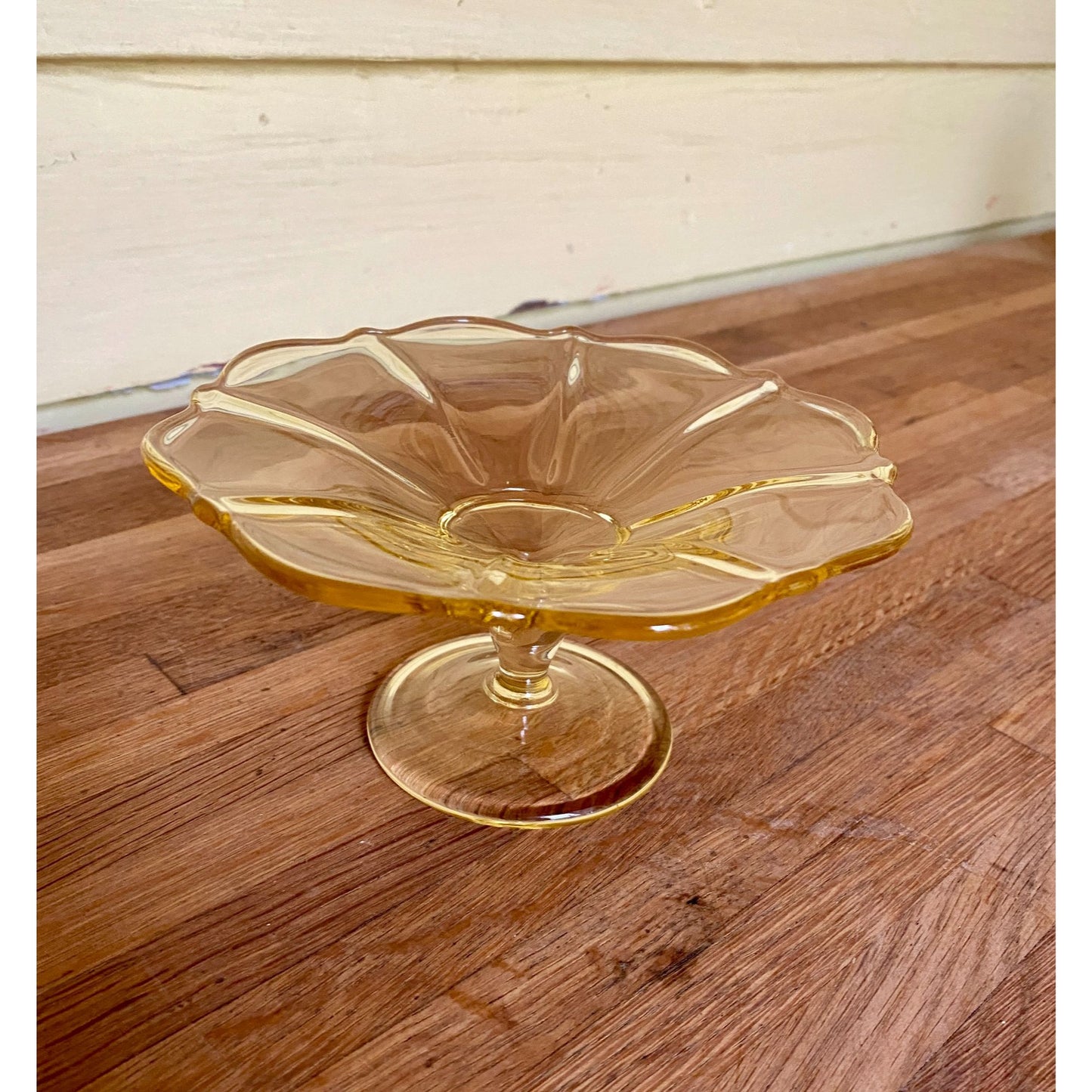 Fostoria Fairfax Yellow Glass Pedestal Compote Dish Scalloped Edge Decorative Tableware