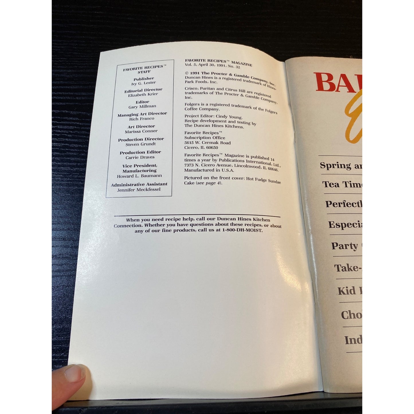 Favorite Recipes Duncan Hines Bake It Easy 1991 Cookbook Booklet Vol. 5 No. 32