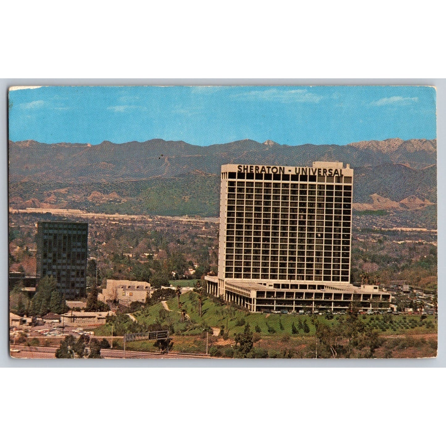 San Fernando CA California Sheraton Universal Hotel Chrome Postcard Unused