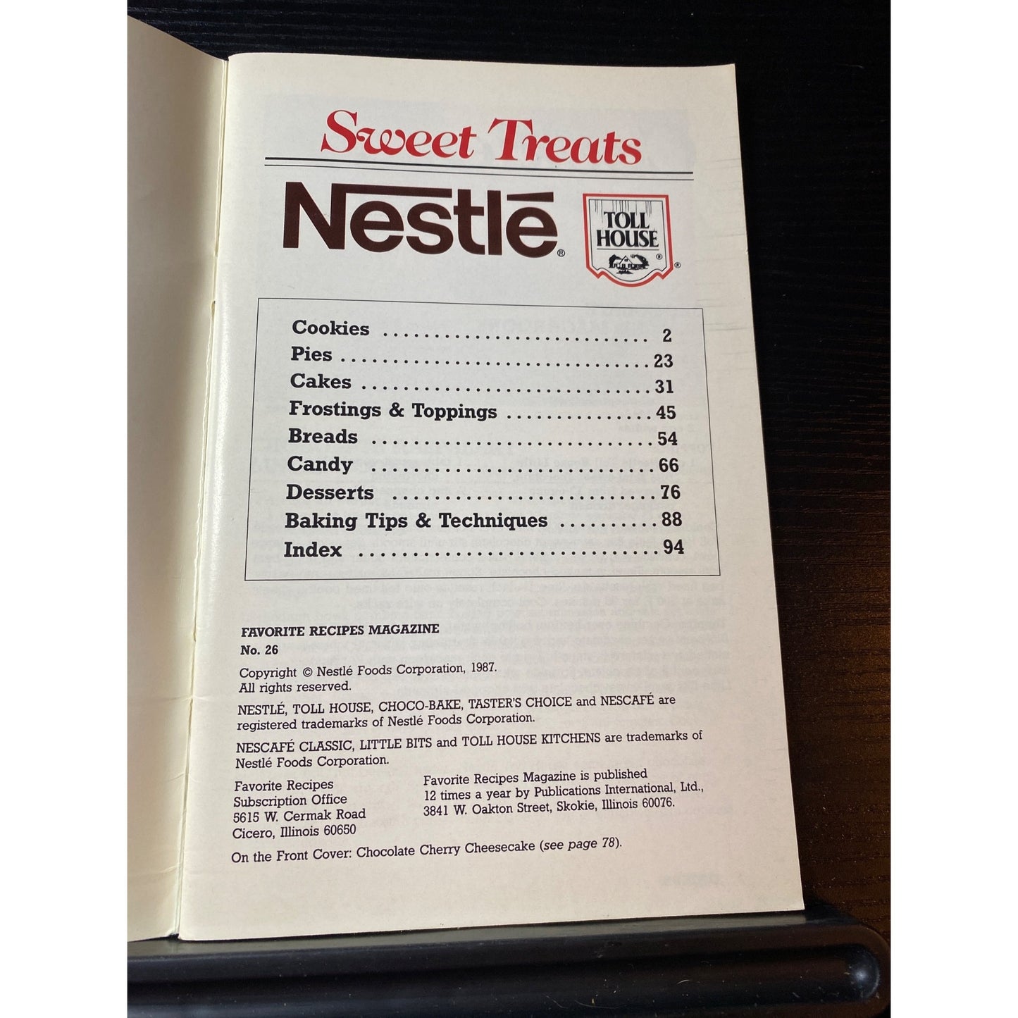 Favorite Recipes Nestle Toll House Sweet Treats Dessert Cookbook Booklet 1987
