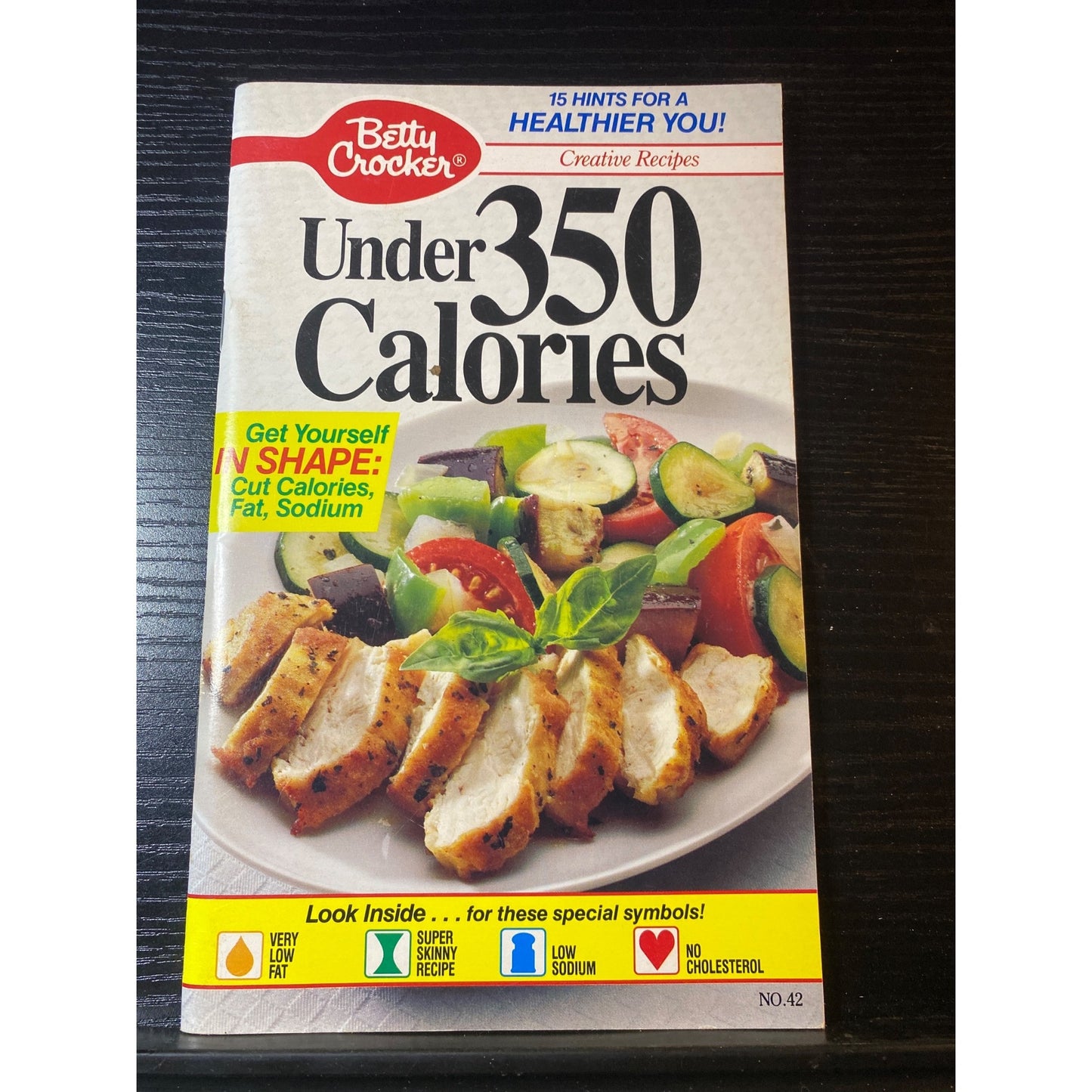 Betty Crocker Creative Recipes March 1990 Under 350 Calories Cookbook Booklet