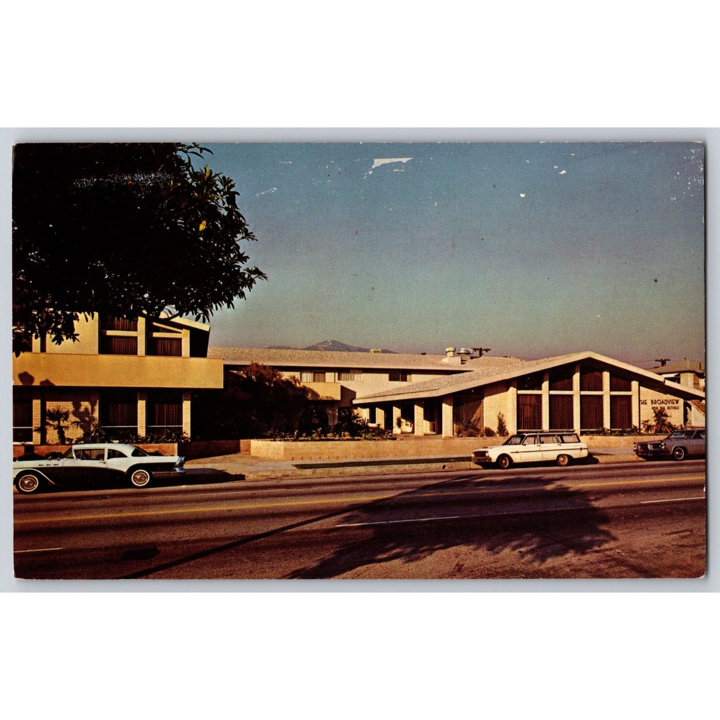Glendale CA California Broadview Hotel For Retired & Aged Chrome Postcard