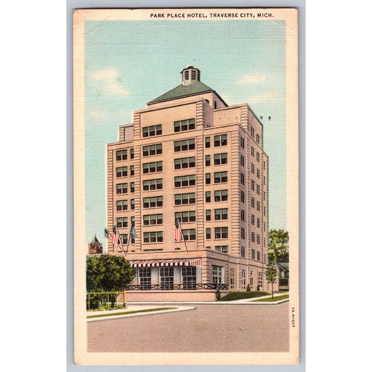 Traverse City MI Michigan Park Place Hotel White Border Postcard Used
