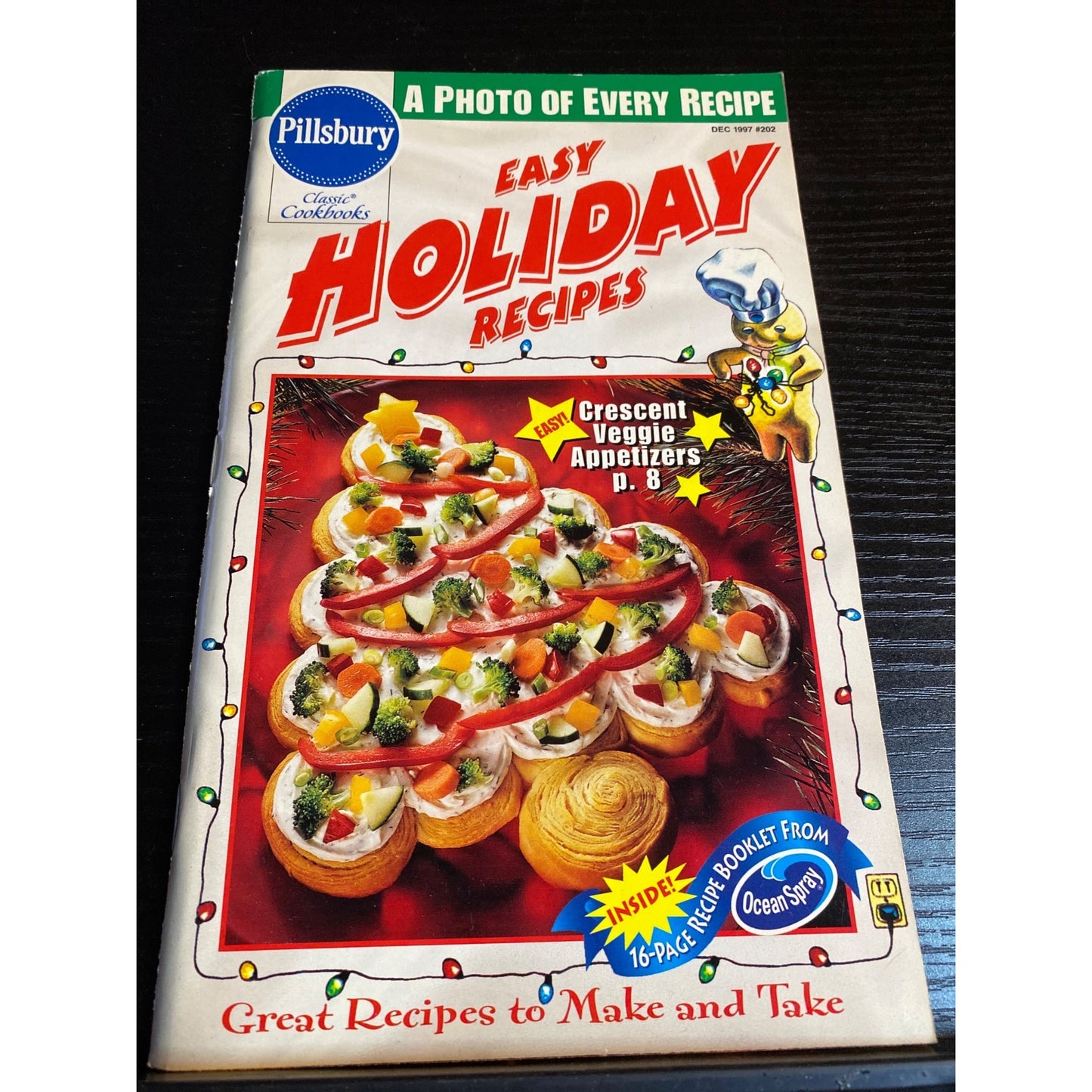 Pillsbury Holiday Recipes Cookbook Booklet Easy Appetizers & Desserts 1997