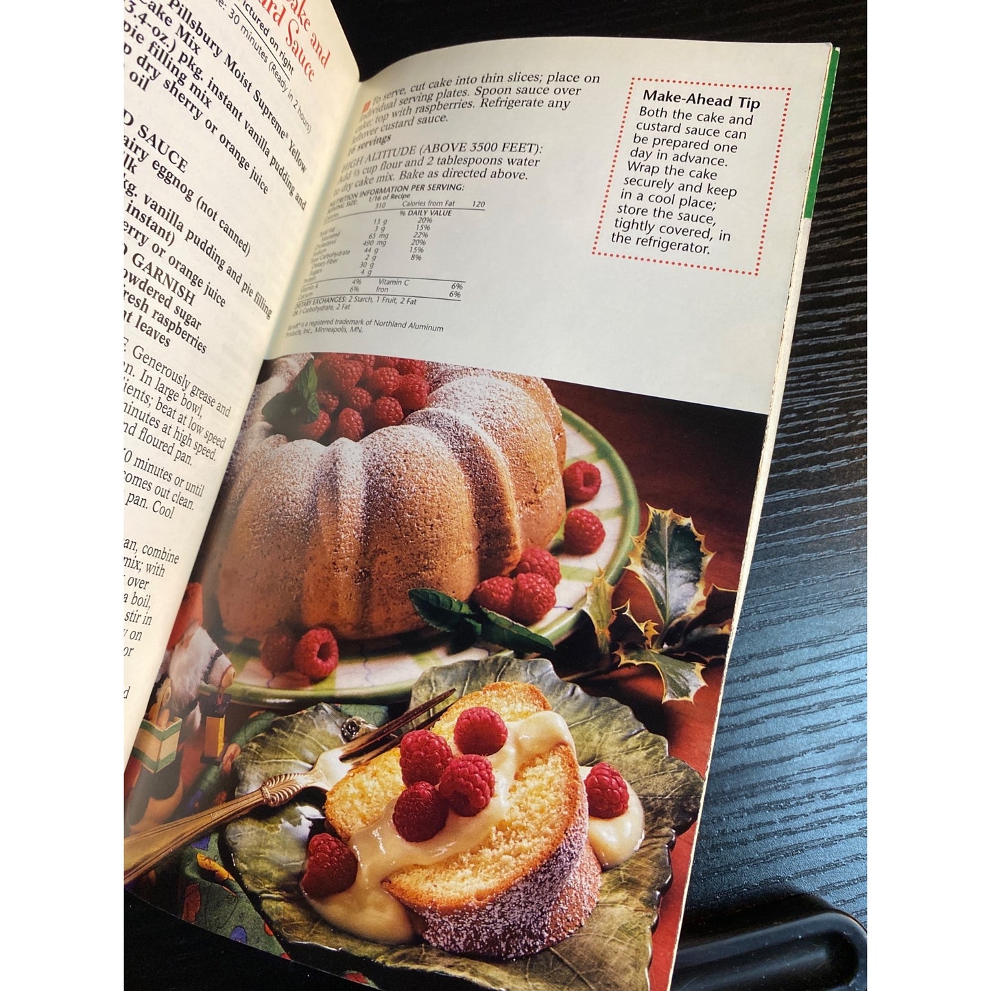 Pillsbury Holiday Recipes Cookbook Booklet Easy Appetizers & Desserts 1997