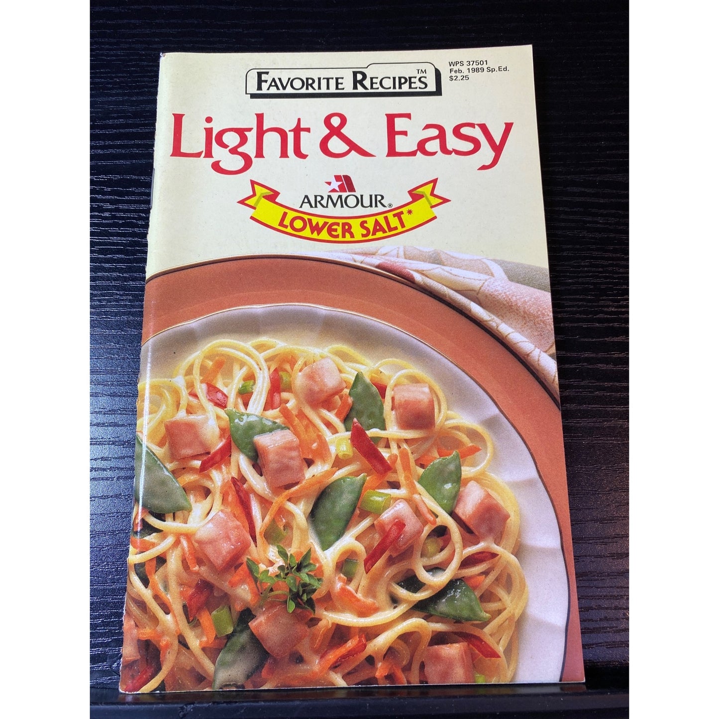 Favorite Recipes Light & Easy Cookbook By Armour Lower Salt Edition 1999 Softcover